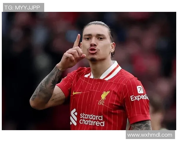 足球巨星染一头亮黄色头发引发球迷热议场内外造型同样吸睛 足球巨星染一头亮黄色头发引发球迷热议场内外造型同样吸睛